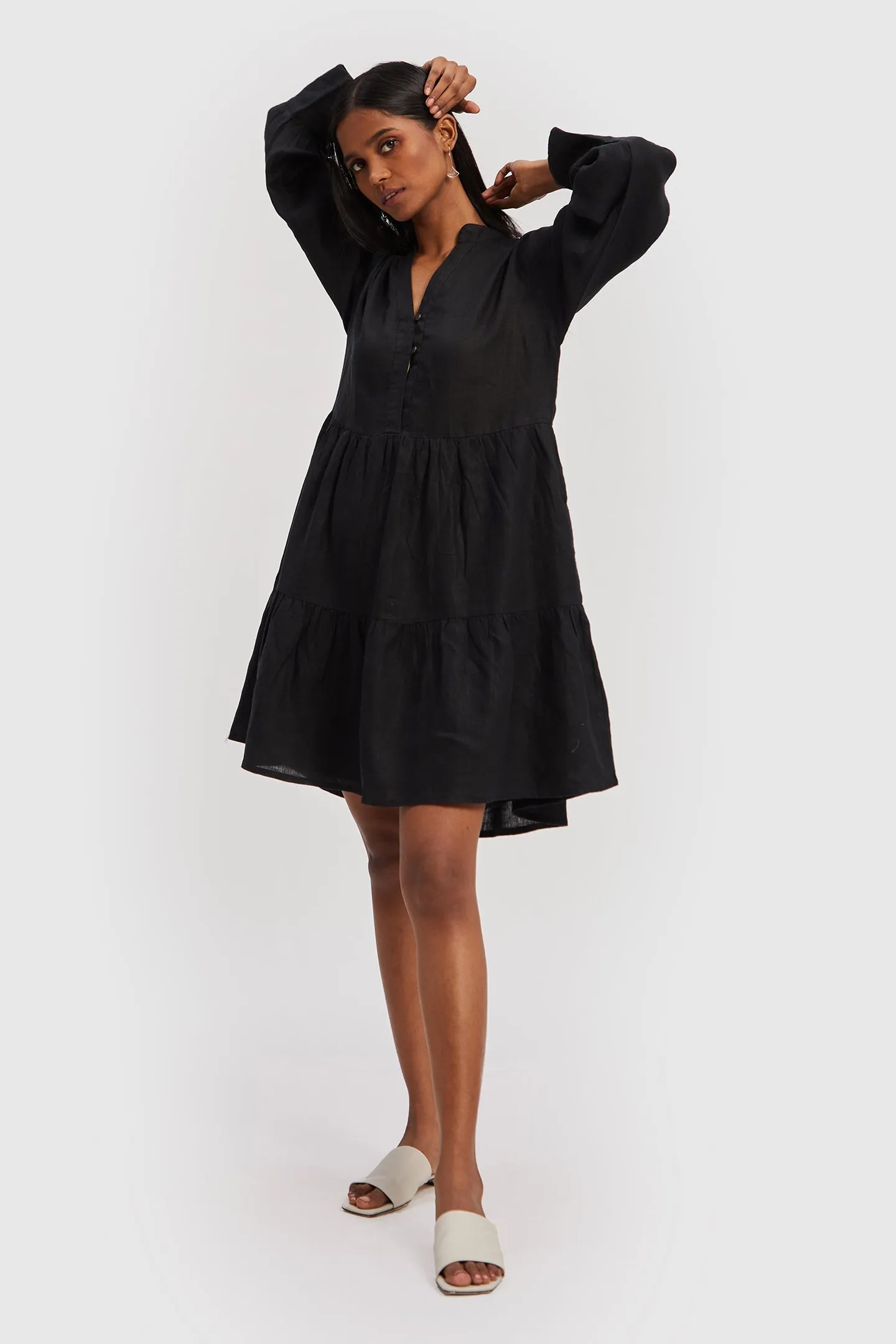 Reistor V-neck Tiered Dress in Black